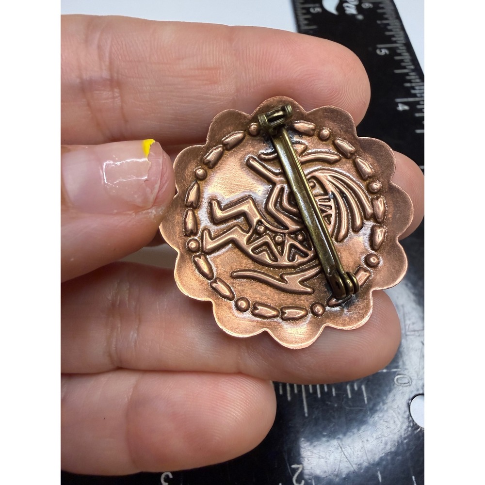 Vintage Kokopelli Copper Brooch Scalloped Edge Southwestern Flute Player Pin - Picture 3 of 3